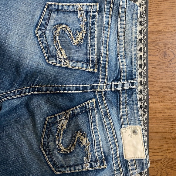 Y2K Low / Mid Waist Jeans ( Back Pocket Detail ) - Picture 2 of 4